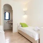 82 Villa *