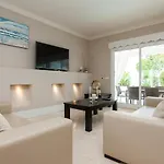 82 فيلة *
